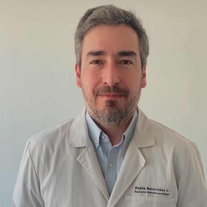 Pablo Benavides, pediatra y hematólogo infantil