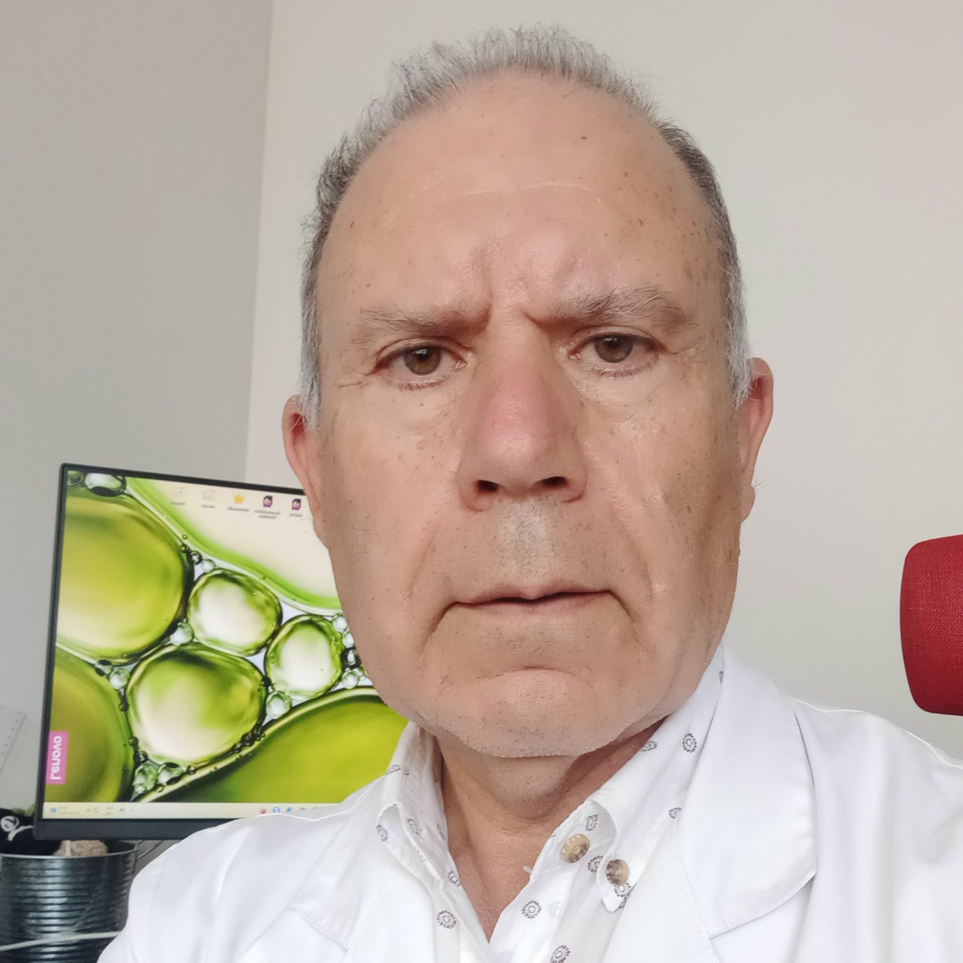 Miguel Saavedra, pediatra